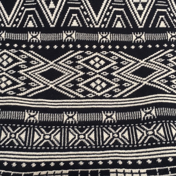 THIRTY-ONE NWT Aztec Tribal Southwest Tapestry Style Reversible Travel Bag - Picture 3 of 15